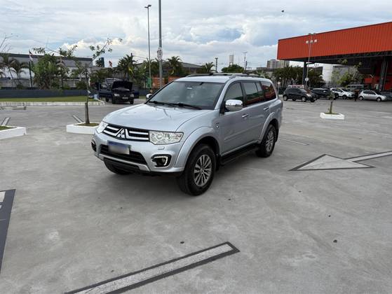 MITSUBISHI PAJERO 3.5 HPE 4X4 7 LUGARES V6 24V FLEX 4P AUTOMÁTICO